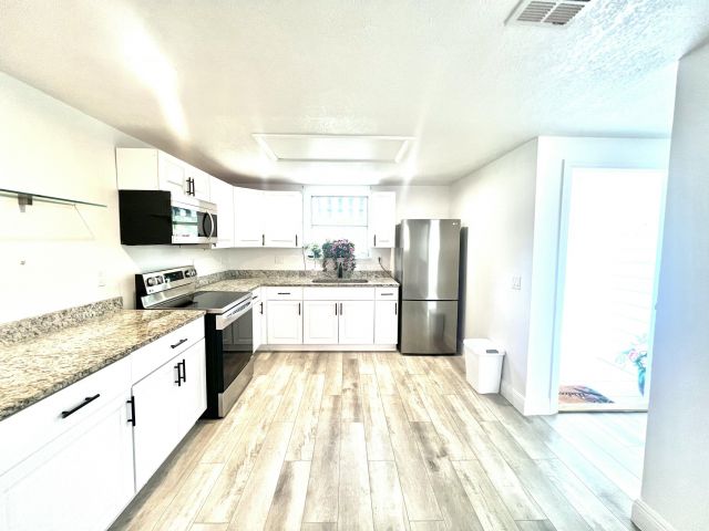 Home for sale at 917 Market Street - photo 6626444