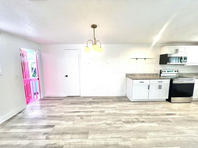 Home for sale at 917 Market Street - photo 6626446