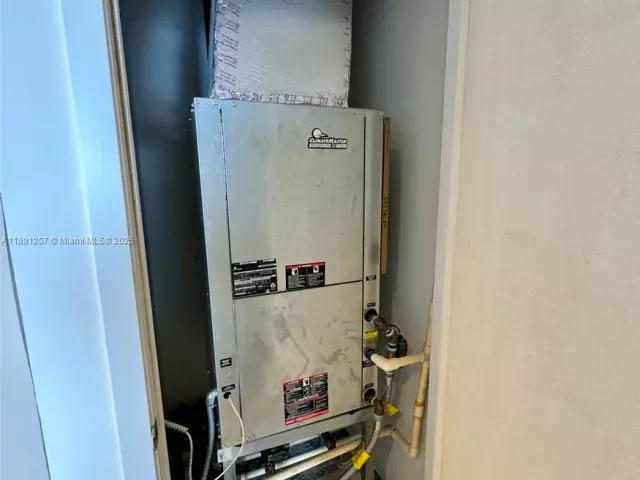 2-bedroom condo for sale in Hollywood - 4010 S Ocean Dr T3503 - MondialRealty