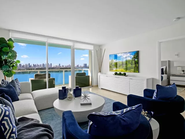 3-bedroom condo for rent in Miami Beach - 650 West Ave 1407 - MondialRealty