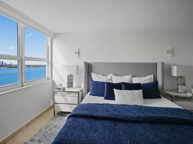 3-bedroom condo for rent in Miami Beach - 650 West Ave 1407 - MondialRealty