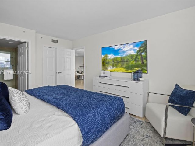 Apartment for rent  Unit #1407 - photo 6646065