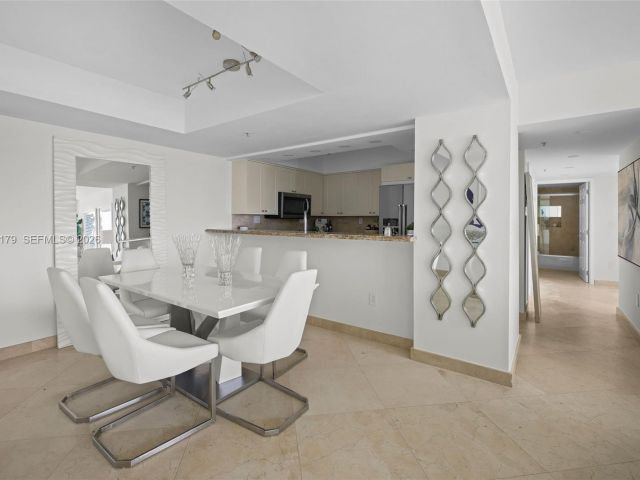 Apartment for rent  Unit #1407 - photo 6646069