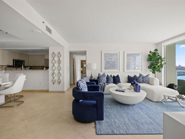 Apartment for rent  Unit #1407 - photo 6646076