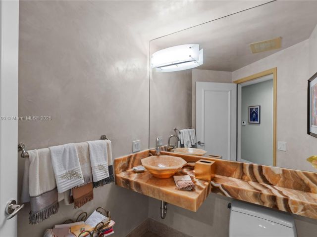 Apartment for sale  Unit #1804 - photo 6624836