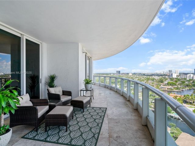 Apartment for sale  Unit #1804 - photo 6624845