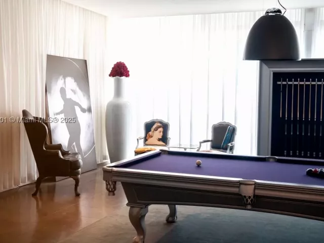 1-bedroom condo for sale in Miami - 495 Brickell Ave 3706 - MondialRealty