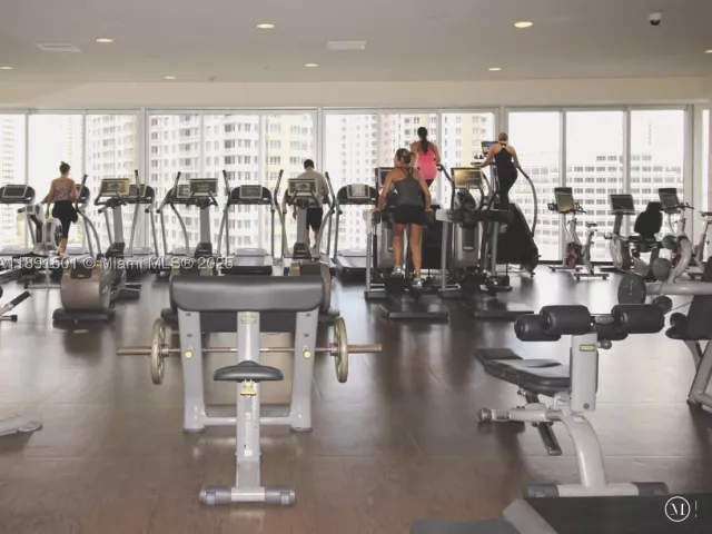 1-bedroom condo for sale in Miami - 495 Brickell Ave 3706 - MondialRealty