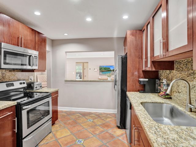 Home for sale at 1440 SE 4th Court - photo 6625604