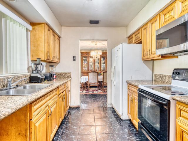 Home for sale at 3851 SW 10th Court - photo 6642865