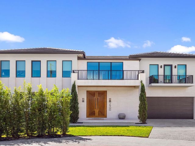 Home for sale at 2900 NE 7th Drive - photo 6644095