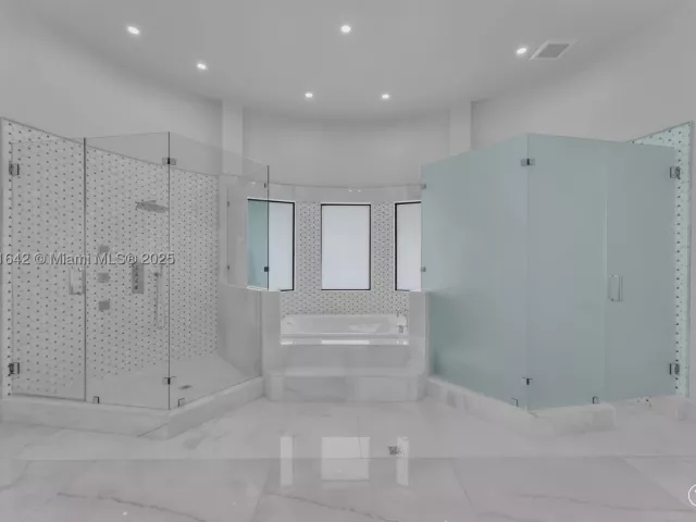 8-bedroom home for sale in Miami - 12175 SW 45th St - MondialRealty