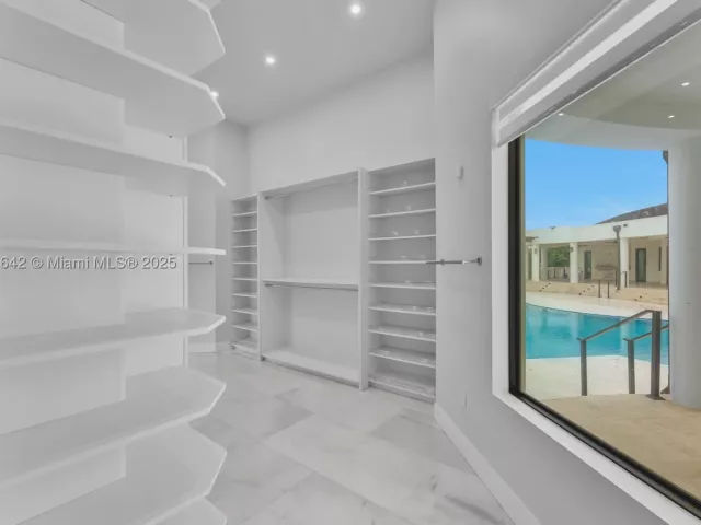 8-bedroom home for sale in Miami - 12175 SW 45th St - MondialRealty