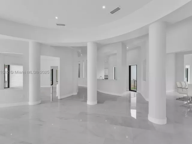8-bedroom home for sale in Miami - 12175 SW 45th St - MondialRealty