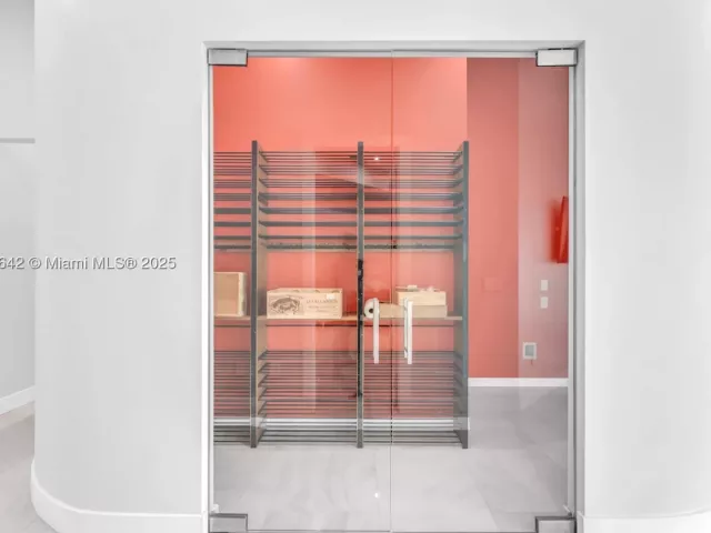 8-bedroom home for sale in Miami - 12175 SW 45th St - MondialRealty