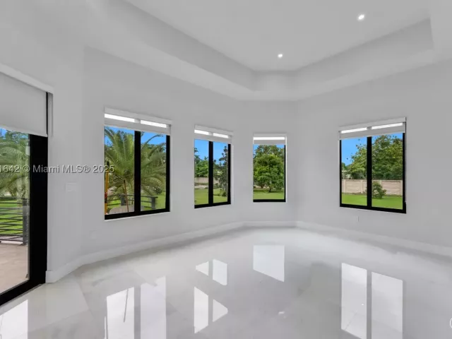 8-bedroom home for sale in Miami - 12175 SW 45th St - MondialRealty