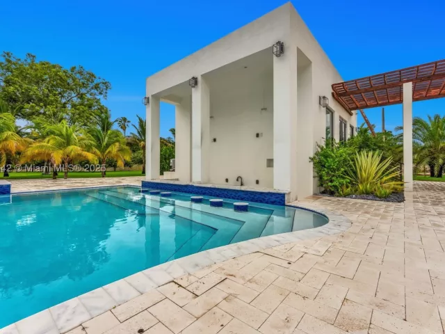 8-bedroom home for sale in Miami - 12175 SW 45th St - MondialRealty
