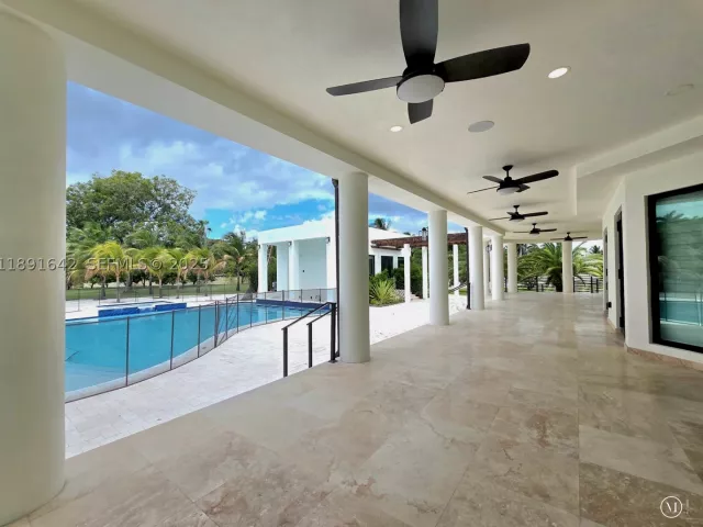 8-bedroom home for sale in Miami - 12175 SW 45th St - MondialRealty