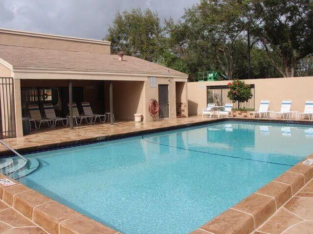 Home for rent at 1189 NW 13th Street 7 - photo 6644366