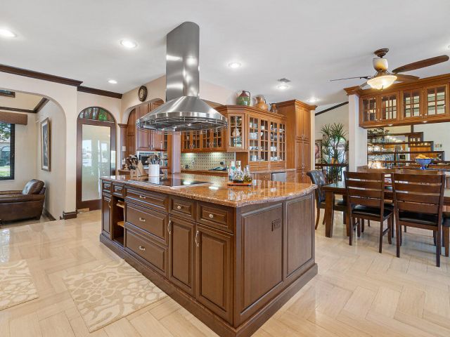 Home for rent at 4407 Woodfield Boulevard - photo 6644340