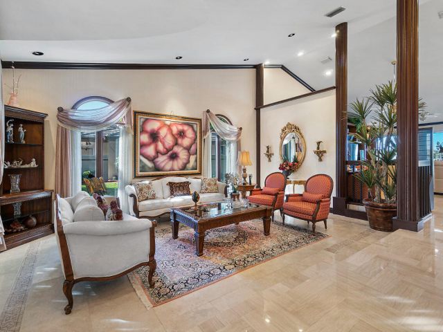 Home for rent at 4407 Woodfield Boulevard - photo 6644345