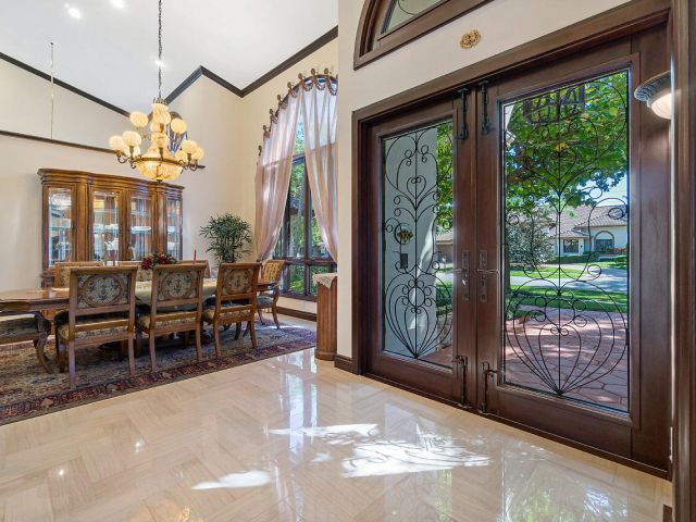 Home for rent at 4407 Woodfield Boulevard - photo 6644349