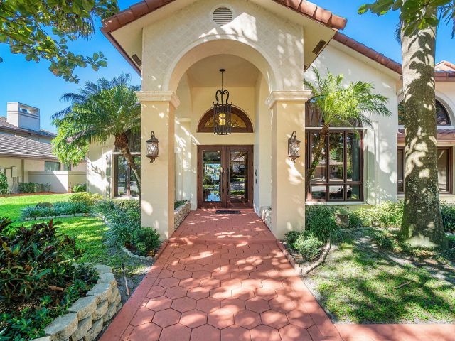 Home for rent at 4407 Woodfield Boulevard - photo 6644350