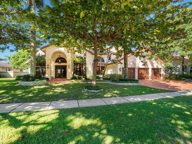 Home for rent at 4407 Woodfield Boulevard - photo 6644352