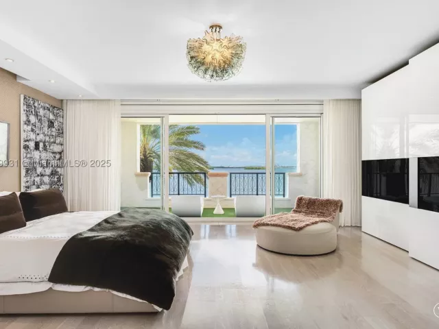4-bedroom condo for sale in Miami Beach - 5134 Fisher Island Dr 5134 - MondialRealty