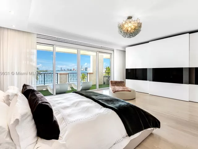 4-bedroom condo for sale in Miami Beach - 5134 Fisher Island Dr 5134 - MondialRealty