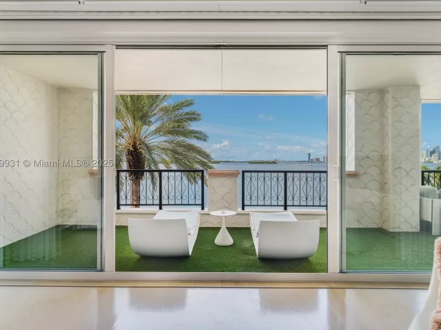 4-bedroom condo for sale in Miami Beach - 5134 Fisher Island Dr 5134 - MondialRealty