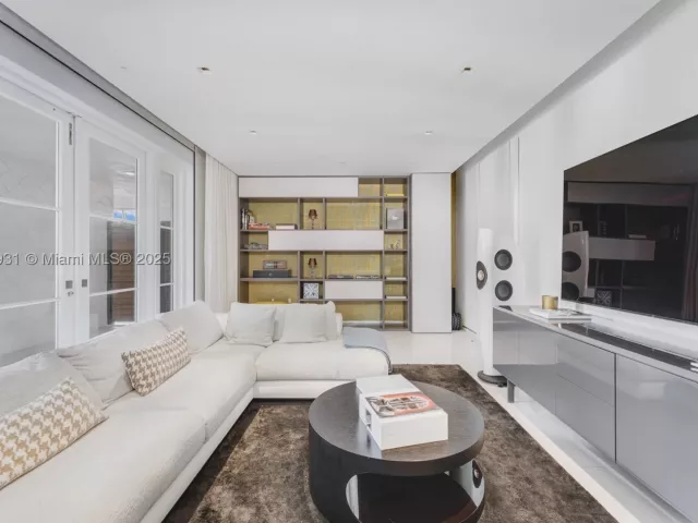 4-bedroom condo for sale in Miami Beach - 5134 Fisher Island Dr 5134 - MondialRealty