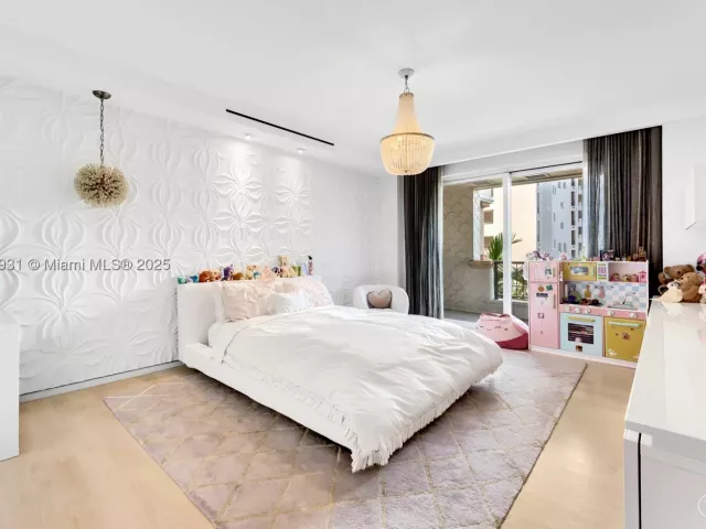4-bedroom condo for sale in Miami Beach - 5134 Fisher Island Dr 5134 - MondialRealty