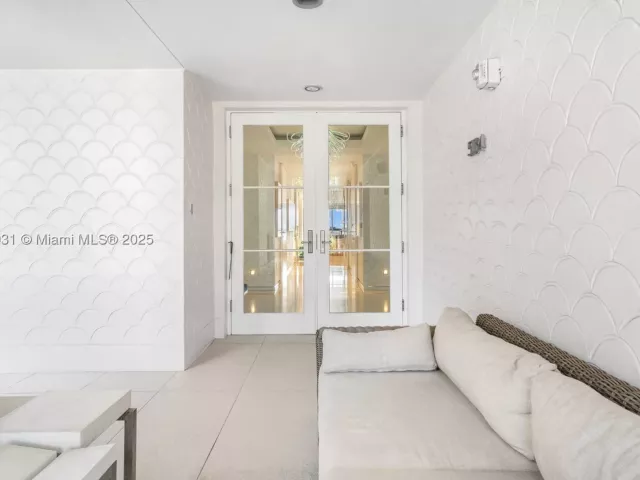 4-bedroom condo for sale in Miami Beach - 5134 Fisher Island Dr 5134 - MondialRealty