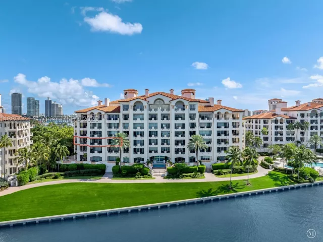 4-bedroom condo for sale in Miami Beach - 5134 Fisher Island Dr 5134 - MondialRealty