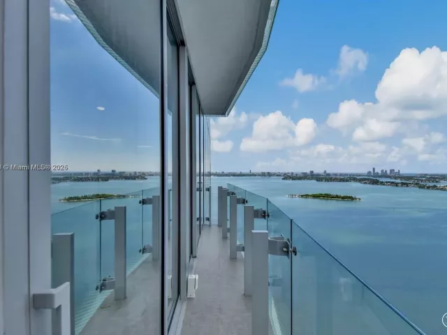 1-bedroom condo for sale in Miami - 700 NE 26th Ter 3104 - MondialRealty