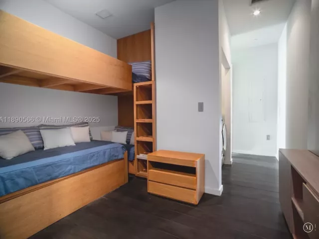 3-bedroom condo for sale in Miami - 900 Brickell Key Blvd 2204 - MondialRealty