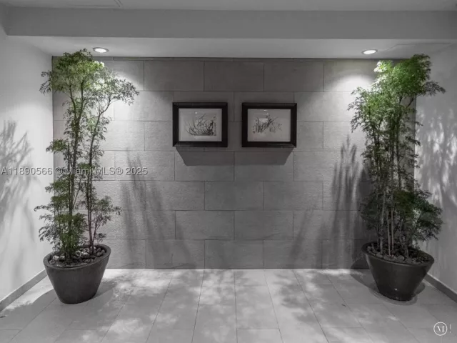 3-bedroom condo for sale in Miami - 900 Brickell Key Blvd 2204 - MondialRealty