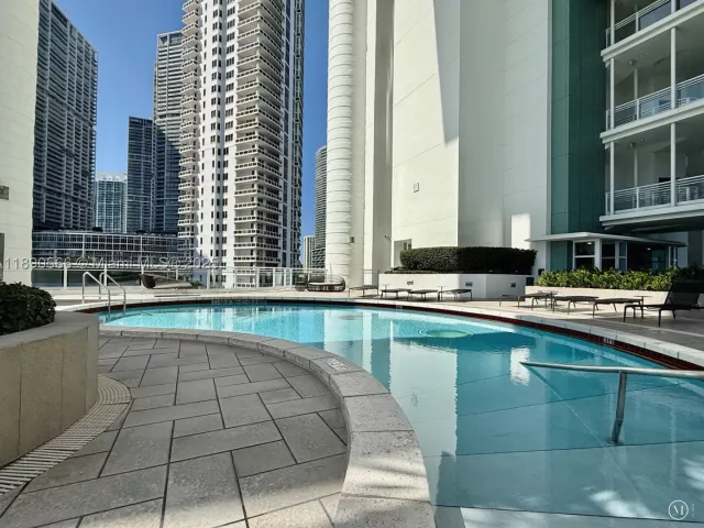 3-bedroom condo for sale in Miami - 900 Brickell Key Blvd 2204 - MondialRealty
