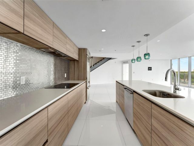 Apartment for sale  Unit #PH711 - photo 6628050