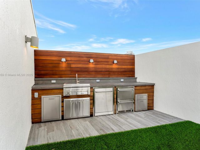 Apartment for sale  Unit #PH711 - photo 6628055