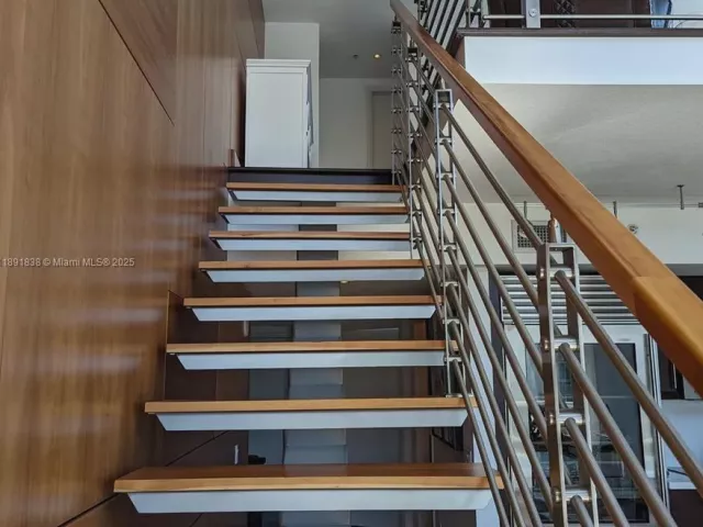 2-bedroom condo for rent in Miami - 41 SE 5th St 2302 - MondialRealty