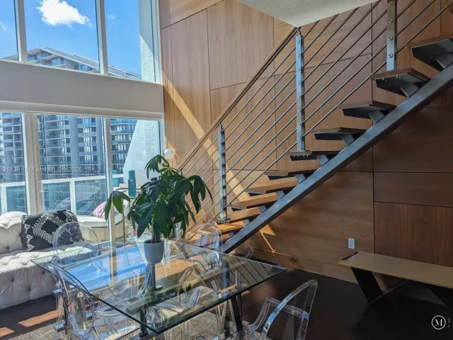 2-bedroom condo for rent in Miami - 41 SE 5th St 2302 - MondialRealty