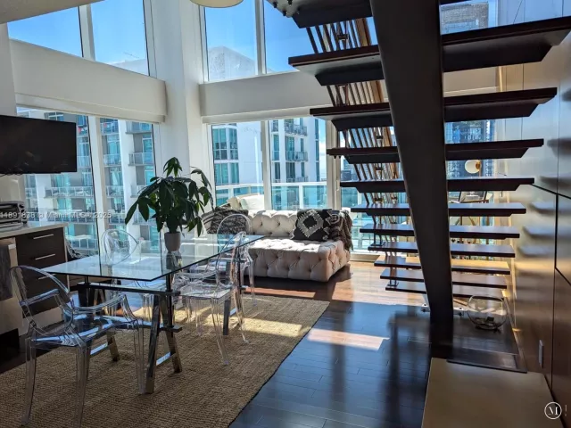 2-bedroom condo for rent in Miami - 41 SE 5th St 2302 - MondialRealty