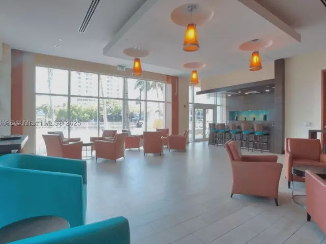 2-bedroom condo for rent in Miami - 41 SE 5th St 2302 - MondialRealty