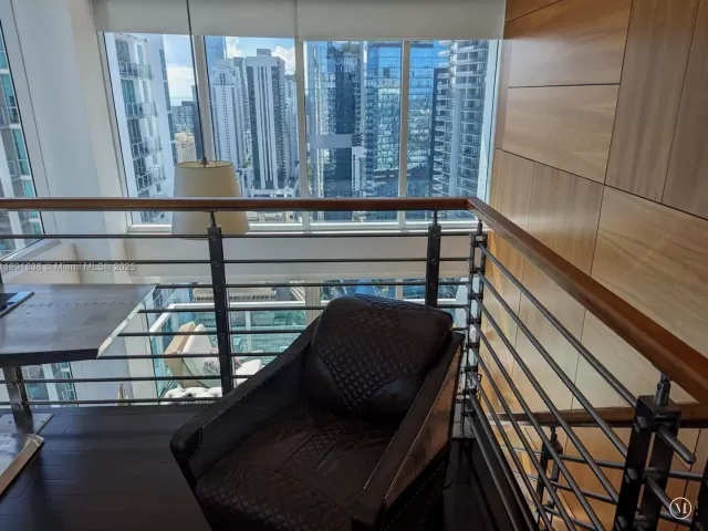 2-bedroom condo for rent in Miami - 41 SE 5th St 2302 - MondialRealty