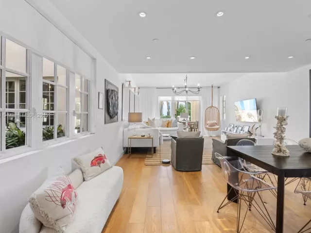 3-bedroom condo for rent in Miami Beach - 19216 Fisher Island Dr 19216 - MondialRealty