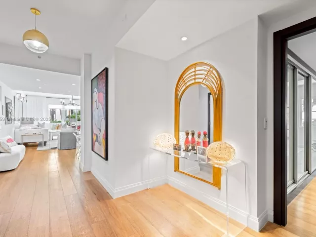 3-bedroom condo for rent in Miami Beach - 19216 Fisher Island Dr 19216 - MondialRealty