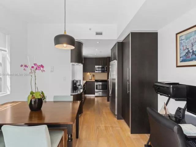 3-bedroom condo for rent in Miami Beach - 19216 Fisher Island Dr 19216 - MondialRealty