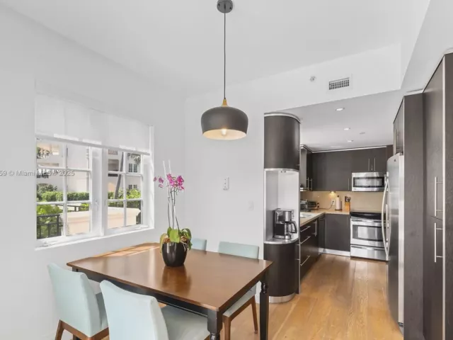 3-bedroom condo for rent in Miami Beach - 19216 Fisher Island Dr 19216 - MondialRealty